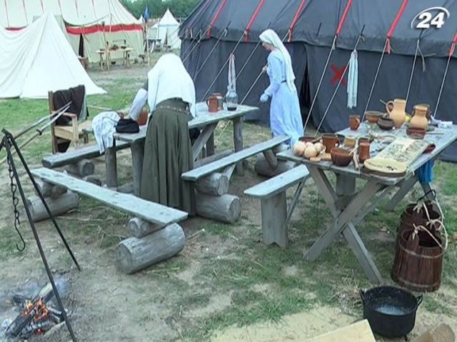 У Парку "Київська Русь" відтворили побут XV сторіччя У Парку "Київська Русь" відтворили побут XV сторіччя