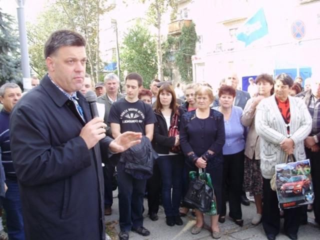 Тягнибок: Батько вигнав з дому доньку, яка пішла спостерігачем від Регіонів Тягнибок: Батько вигнав з дому доньку, яка пішла спостерігачем від Регіонів