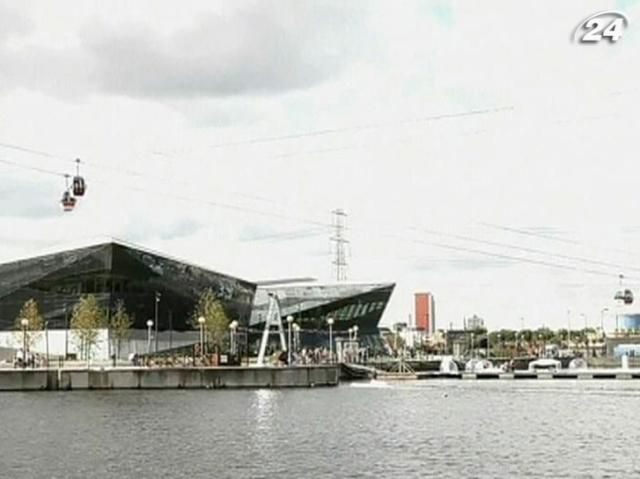 В Лондоне открыли выставочный центр, крыша которого покрыта солнечными панелями В Лондоне открыли выставочный центр, крыша которого покрыта солнечными панелями