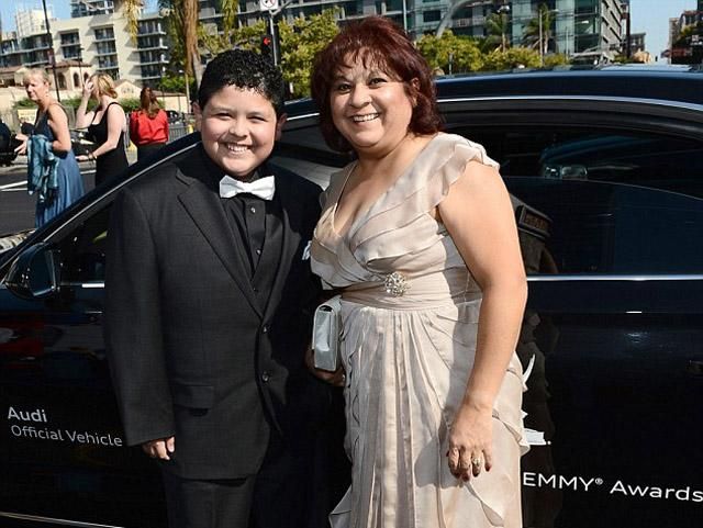 Зірки серіалів на червоній доріжці "Еммі" (Фото) Зірки серіалів на червоній доріжці "Еммі" (Фото)