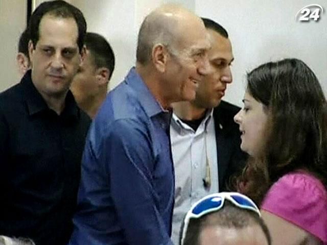 Колишнього прем’єр-міністра Ізраїля засудили умовно Колишнього прем’єр-міністра Ізраїля засудили умовно