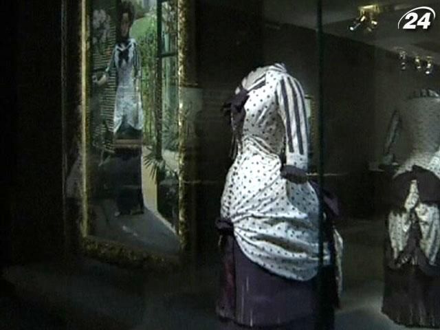 В Париже демонстрируют моду конца XIX века В Париже демонстрируют моду конца XIX века