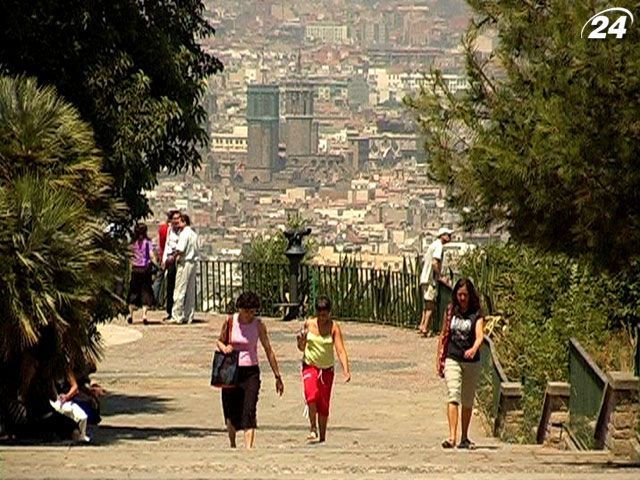 Моніторинг: Українці їздять за кордон часто і надовго Моніторинг: Українці їздять за кордон часто і надовго