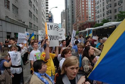 Диаспора в США встретит Януковича с протестами