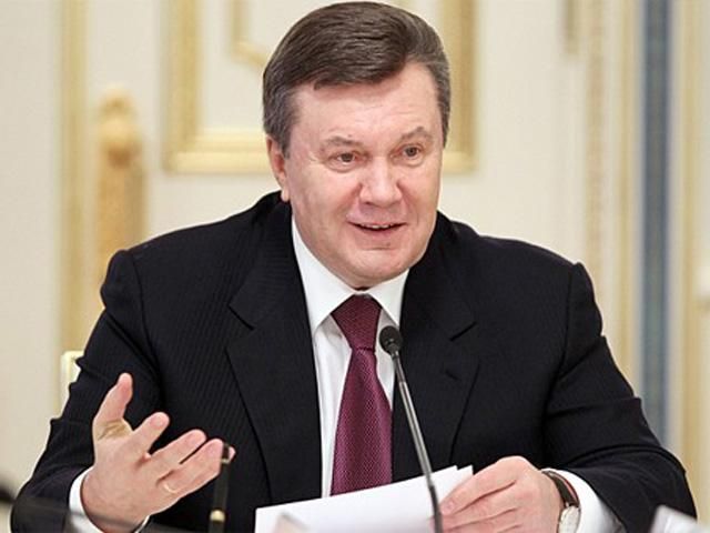 Янукович задекларировал 73 тысячи долларов, а носит часы на 200 тысяч (Фото) Янукович задекларировал 73 тысячи долларов, а носит часы на 200 тысяч (Фото)