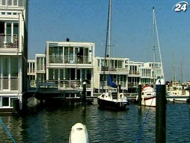 Голландський архітектор Марліс Ромер спроектувала плаваючі будинки Голландський архітектор Марліс Ромер спроектувала плаваючі будинки