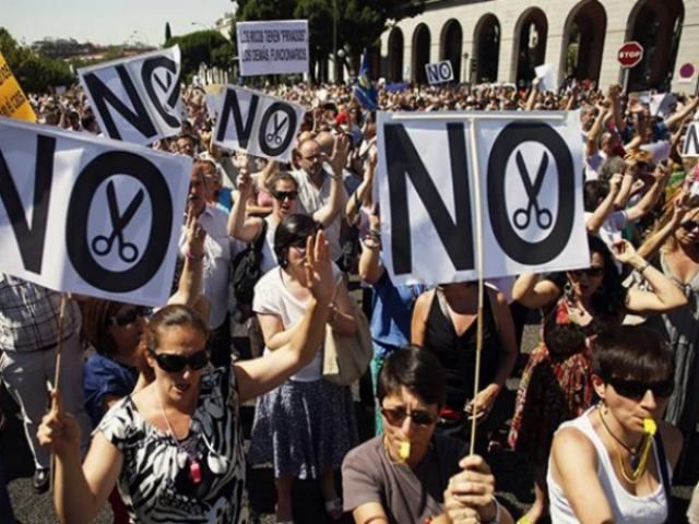 Испанцы собираются "захватить" парламент Испанцы собираются "захватить" парламент