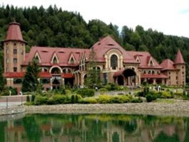 Розбудова дачі Януковича подорожчала на 211 мільйонів Розбудова дачі Януковича подорожчала на 211 мільйонів