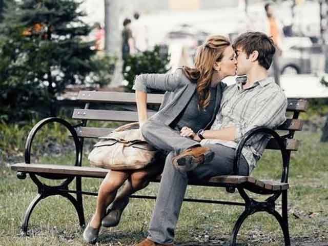 В Криму штрафуватимуть за поцілунки (Фото) В Криму штрафуватимуть за поцілунки (Фото)