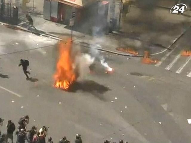 Афіни у вогні: мирна демонстрація переросла в масову бійку Афіни у вогні: мирна демонстрація переросла в масову бійку
