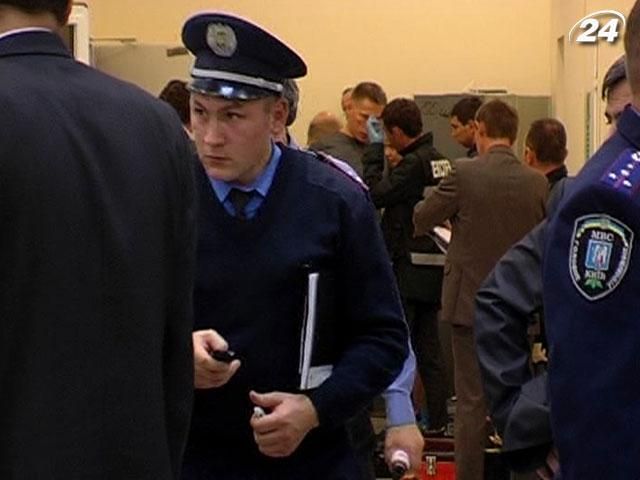 Грабіжник, що вчинив стрілянину в "Каравані", хотів вкрасти флешку Грабіжник, що вчинив стрілянину в "Каравані", хотів вкрасти флешку