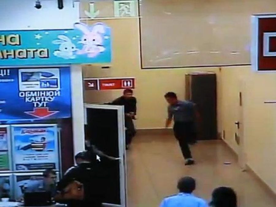 В интернете появилось полное видео инцидента в "Караване" (Видео)