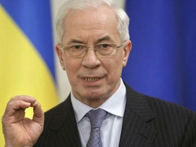 Азаров "налетает" 1,5 миллиона гривен до конца года Азаров "налетает" 1,5 миллиона гривен до конца года