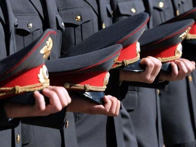 В Кременчуге пьяный милиционер расстреливал прохожих В Кременчуге пьяный милиционер расстреливал прохожих