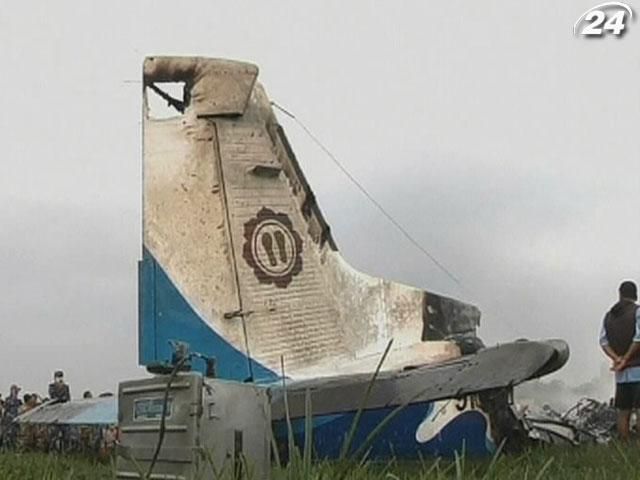 У Катманду упал самолет с иностранцами. 19 человек погибли