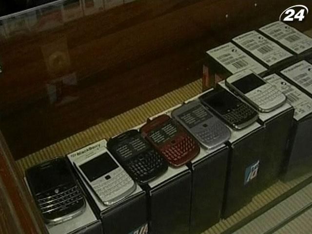 Убытки производителя смартфонов BlackBerry составили $235 млн