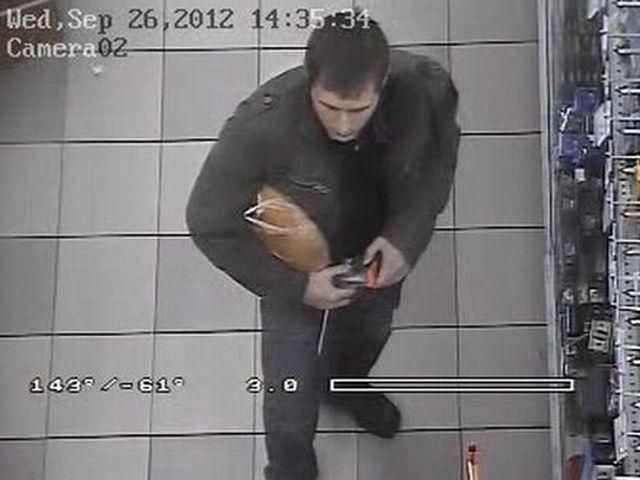 Экспертами: Убийца из "Каравана" - не простой вор, а профессиональный стрелок Экспертами: Убийца из "Каравана" - не простой вор, а профессиональный стрелок