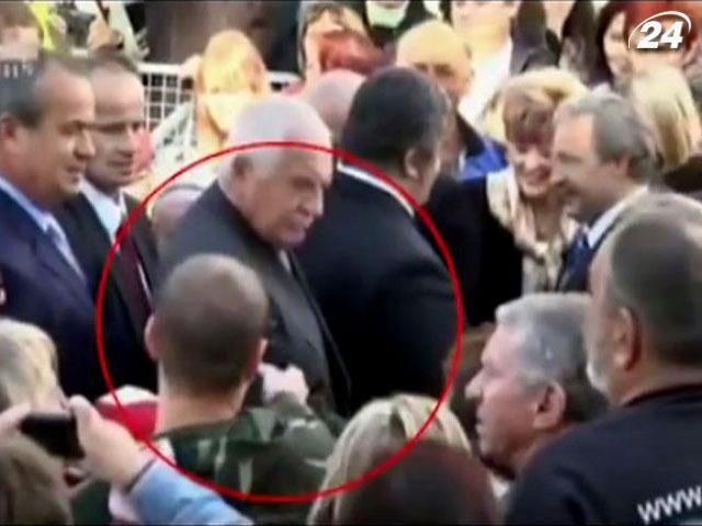 "Іграшка", з якої стріляли в президента Чехії, була точною копією справжньої зброї "Іграшка", з якої стріляли в президента Чехії, була точною копією справжньої зброї