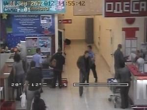 Охоронця з "Каравану", який вижив, цілодобово охороняє міліція Охоронця з "Каравану", який вижив, цілодобово охороняє міліція