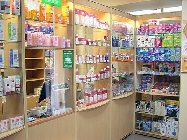 На Львівщині турист із Росії обікрав аптеку