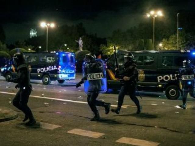 Акція протесту в Іспанії переросла у зіткнення демонстрантів з поліцією 