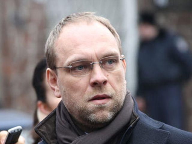 Власенко: Янукович украл из кармана каждого украинца 100 грн Власенко: Янукович украл из кармана каждого украинца 100 грн