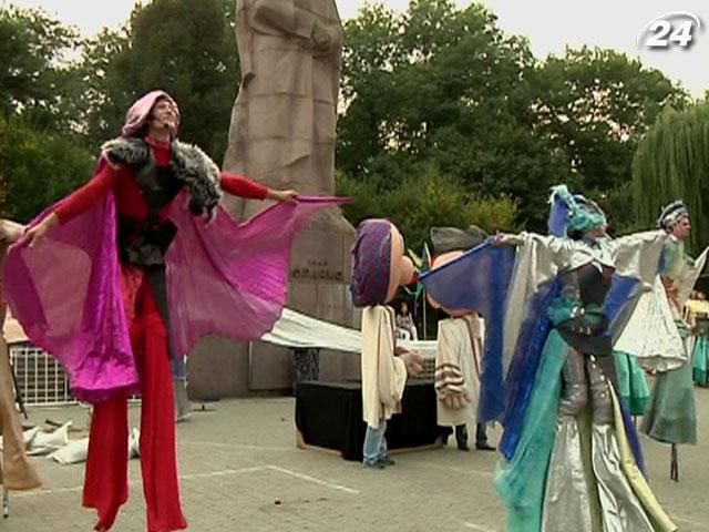 Стартовал театральный фестиваль "Золотой лев" Стартовал театральный фестиваль "Золотой лев"