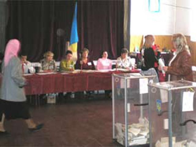 Опозиція стверджує, що членам дільничних комісій на Одещині погрожують
