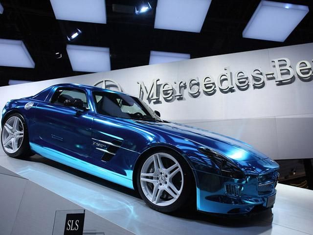 Спорткары на автосалоне в Париже Спорткары на автосалоне в Париже