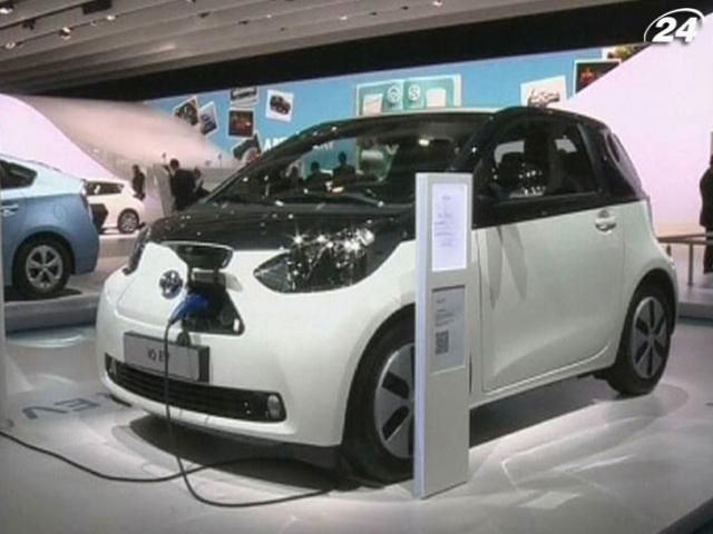 На Паризькому автосалоні показали новинки екологічно чистих авто