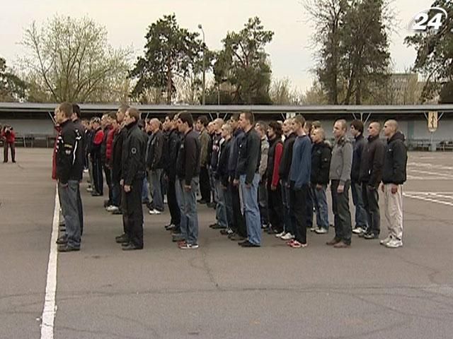 Под осенний призыв попадают 19 тысяч юношей Под осенний призыв попадают 19 тысяч юношей