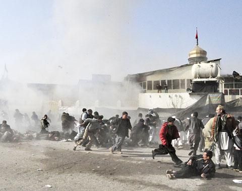 Смертник в Афганистане взорвал патруль НАТО Смертник в Афганистане взорвал патруль НАТО