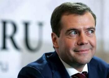 Медведев получил футболку от Марка Цукерберга Медведев получил футболку от Марка Цукерберга