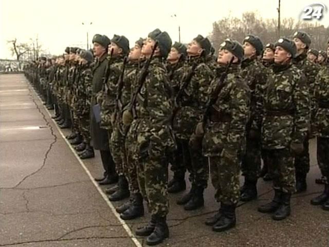 Численность солдат-контрактников в украинской армии составляет 51%