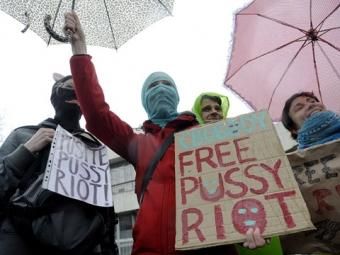 У Москві затримали вісьмох прихильників Pussy Riot У Москві затримали вісьмох прихильників Pussy Riot