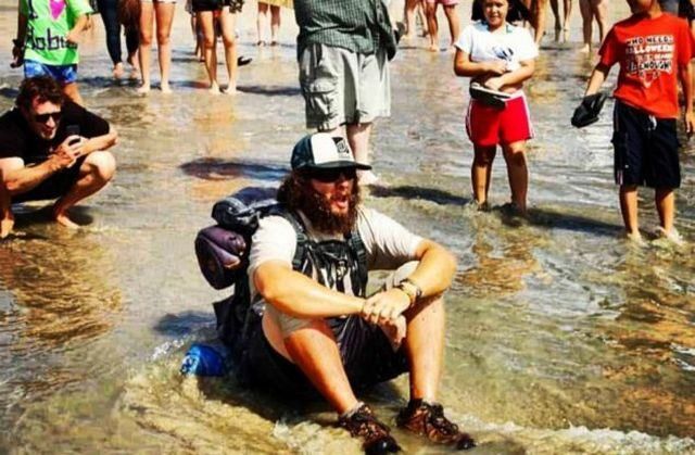 "Форрест Гамп" з Каліфорнії пішки пройшов Сполучені Штати "Форрест Гамп" з Каліфорнії пішки пройшов Сполучені Штати