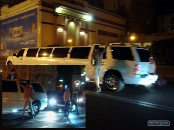 В Одесі голий чоловік бігав навколо оперного театру (Фото) В Одесі голий чоловік бігав навколо оперного театру (Фото)
