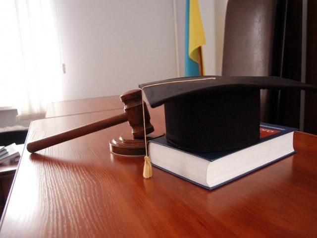 Чтобы защитить свою честь в суде, придется потратить 5 тысяч Чтобы защитить свою честь в суде, придется потратить 5 тысяч