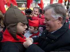 Симоненко хочет, чтобы Рада работала четыре недели в году