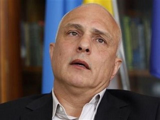 Муж Тимошенко: Юле еще распятие Иисуса Христа припишут Муж Тимошенко: Юле еще распятие Иисуса Христа припишут