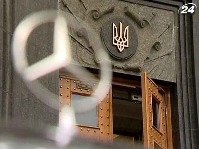 Уряд не відмовився від збору на весь імпорт авто