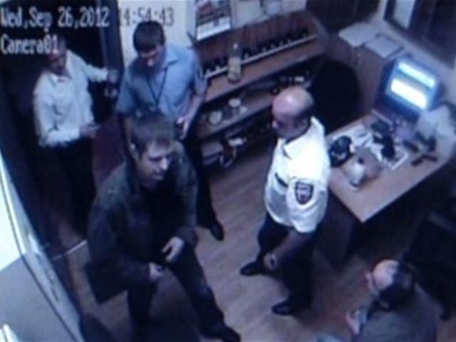 Столичні школярі придумали нову "гру" – пошуки убивці з "Каравану" Столичні школярі придумали нову "гру" – пошуки убивці з "Каравану"