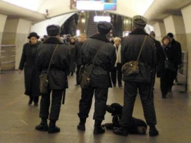 Милицию столичного метро одели в бронежилеты Милицию столичного метро одели в бронежилеты