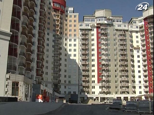 Азаров предлагает новые пути решения жилищных проблем учителей Азаров предлагает новые пути решения жилищных проблем учителей