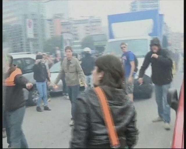 Итальянские студенты протестовали против сокращения расходов на образование Итальянские студенты протестовали против сокращения расходов на образование