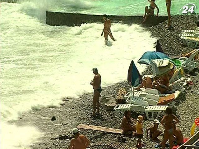 У Криму продовжується купальний сезон У Криму продовжується купальний сезон