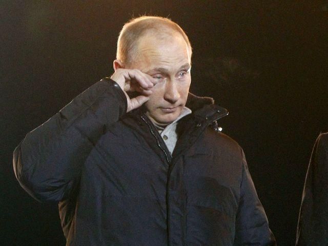 Медведев поздравил Путина с юбилеем книгой