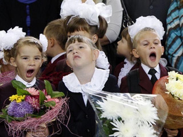 В Украине учебный год хотят начинать 1 октября
