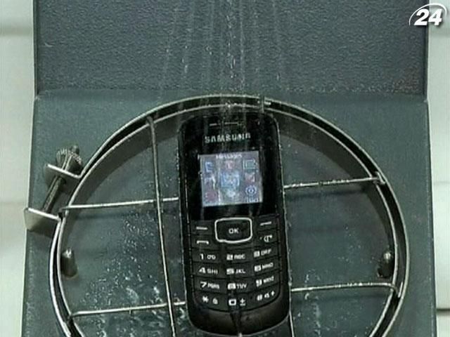 Британская компания P2i защитит телефон от воды