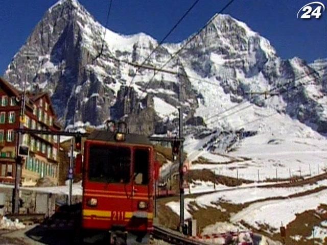 В альпійських країнах у тунелях вмонтовують маяки, які попереджають про зміни клімату